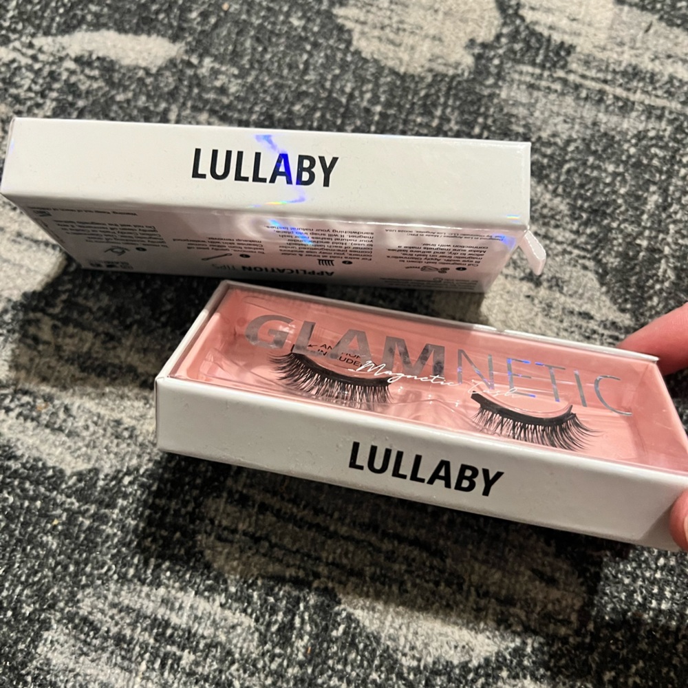 2 PAIRS OF NEW GLAMNETIC "LULLABY" LASHES - Picture 2 of 4